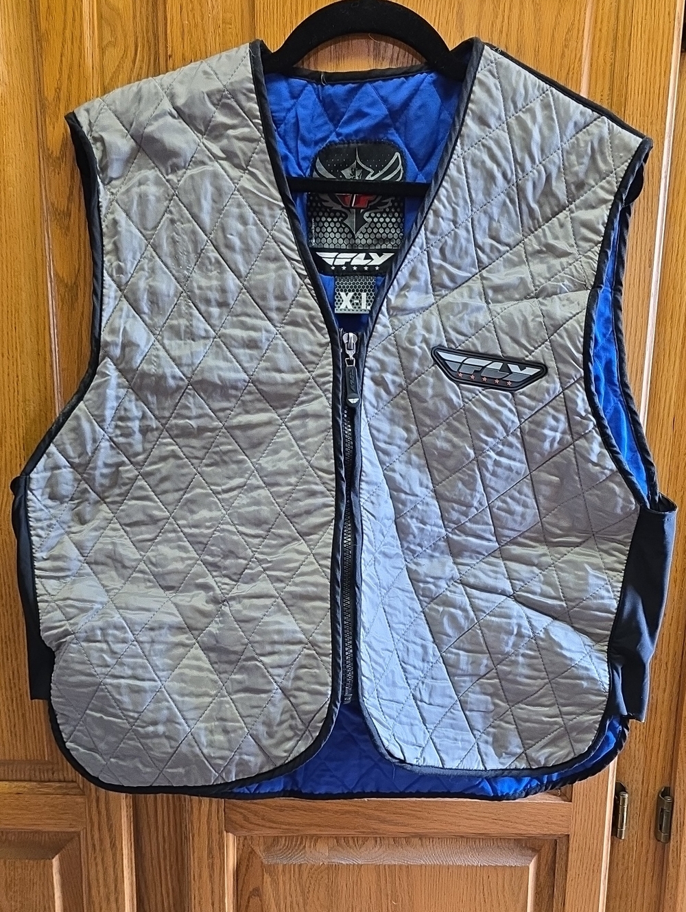 Men's Quilted Silver Hyperkewl Vest, Size XL